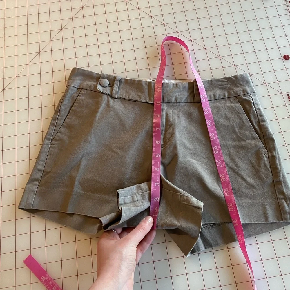 Banana Republic tan beige size 2 petite 2p bermuda casual summer shorts